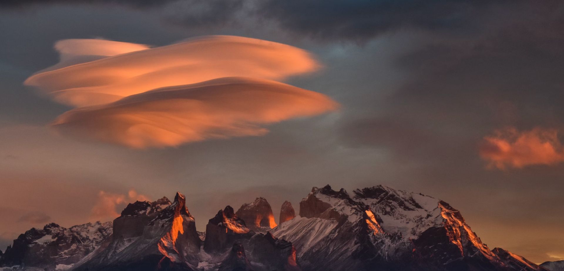 Hello. Ici Roswell. Vous me recevez ?