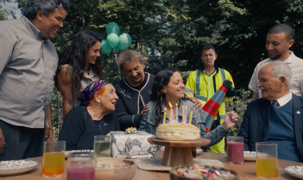 Projet de campagne Homme en jaune réalisé pour Fondation VINCI Autoroutes Prévention – agence pub Paris