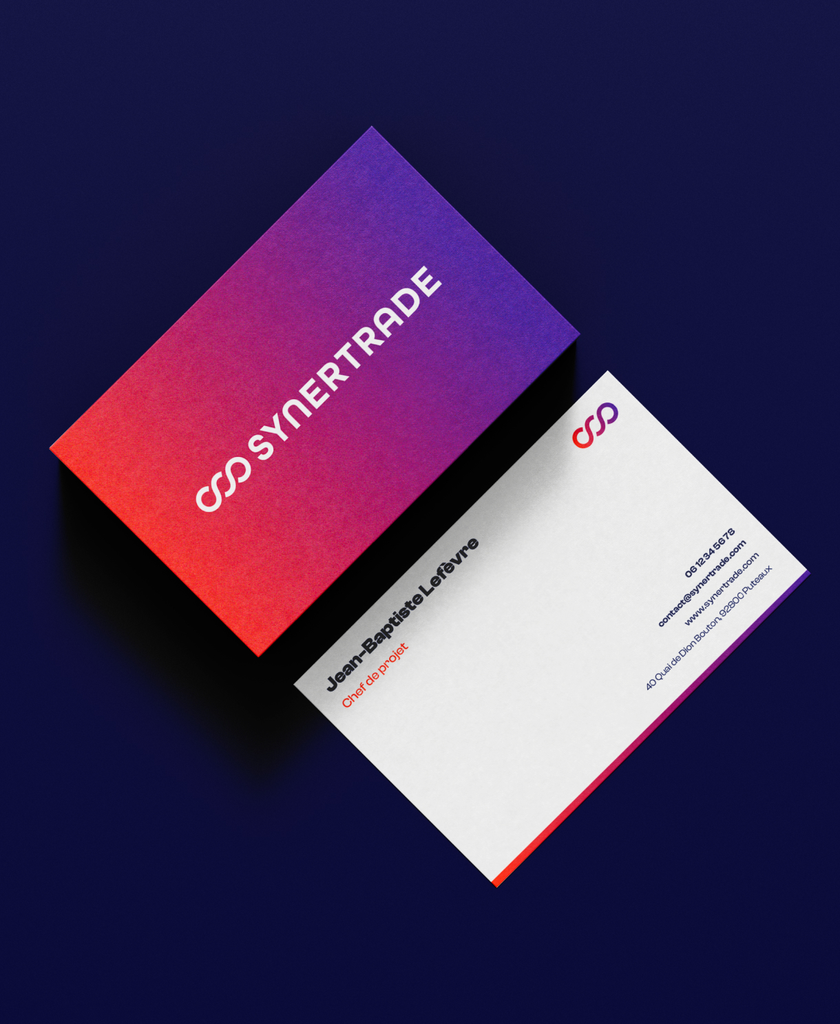 Création d’une carte de visite pour Synertrade, un saas accompagné par From Roswell.